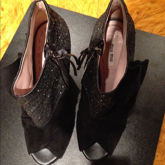 MIU MIU BLACK SPARKLE BOOTIES W SUEDE BOW - Picture 6 of 8